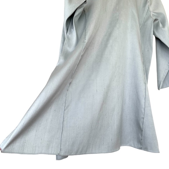 Eileen Fisher tunic top with crew neckline and 3/4 length sleeves,  in 💯 silk - Picture 13 of 16